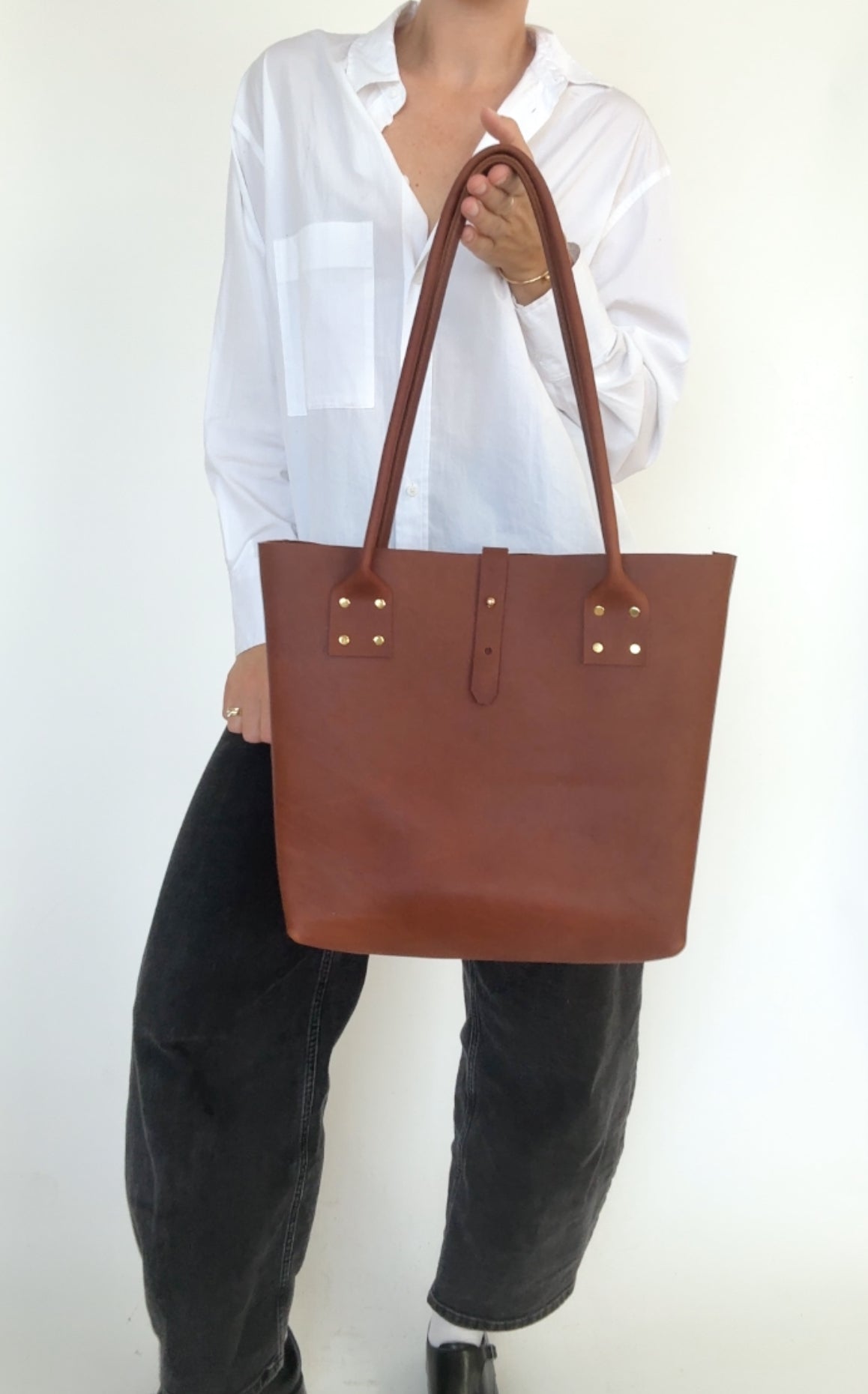 MOORE REFINED TOTE | PECAN Leather Bag - handcrafted by Market Canvas Leather in Tofino, BC, Canada
