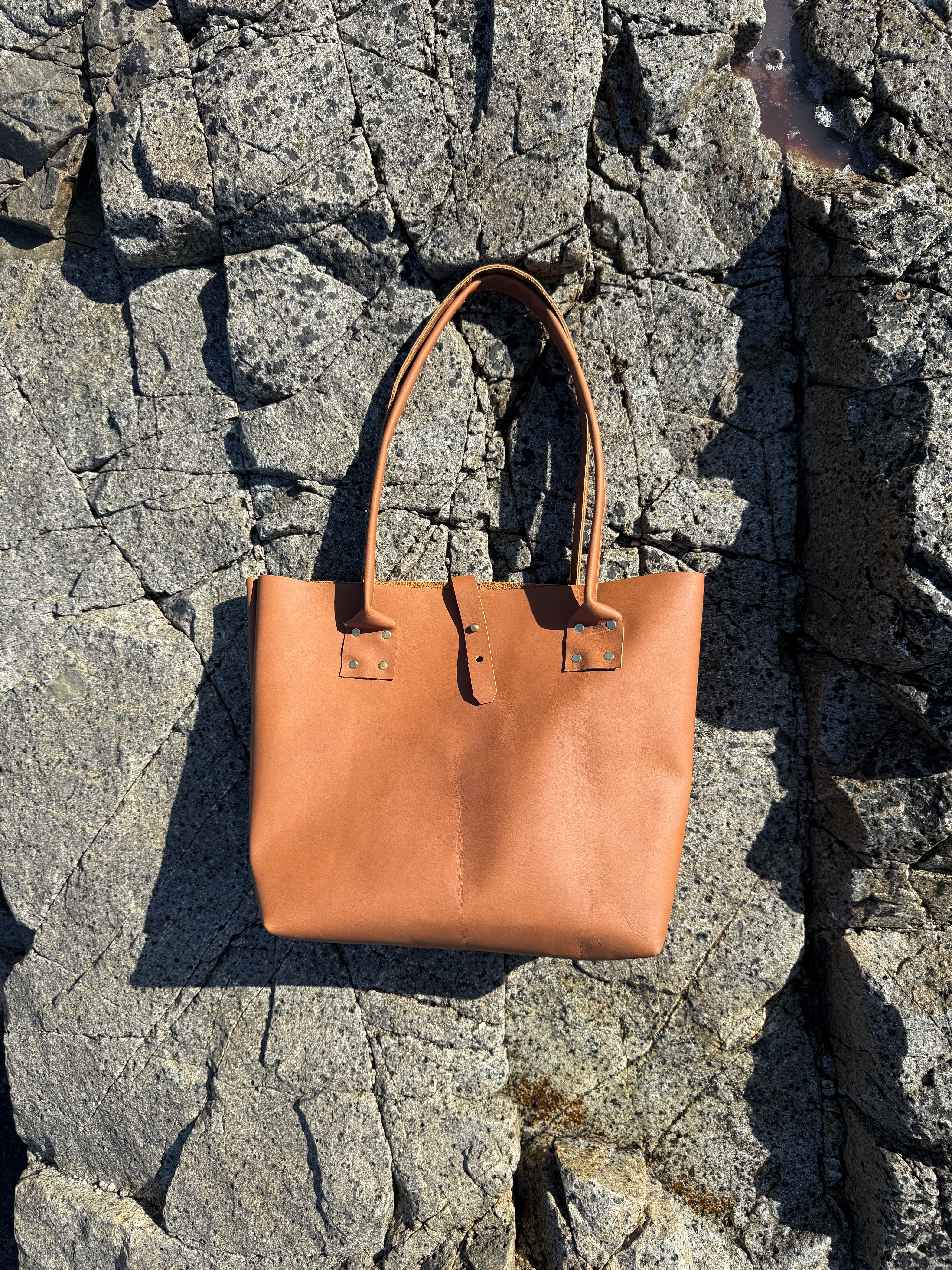 MOORE REFINED TOTE | CARAMEL Leather Bag - handcrafted by Market Canvas Leather in Tofino, BC, Canada