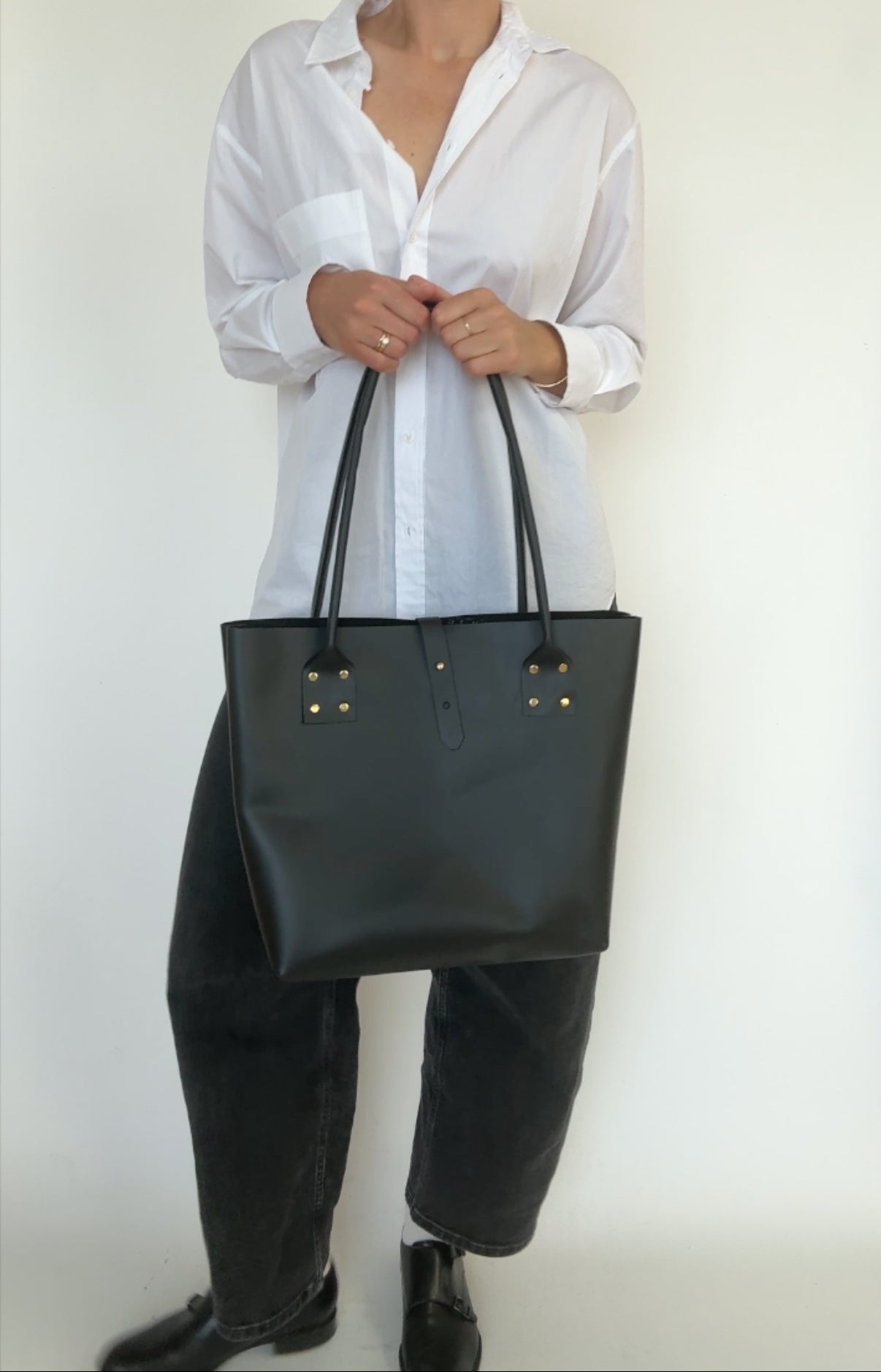 MOORE REFINED TOTE | NOIR Leather Bag - handcrafted by Market Canvas Leather in Tofino, BC, Canada