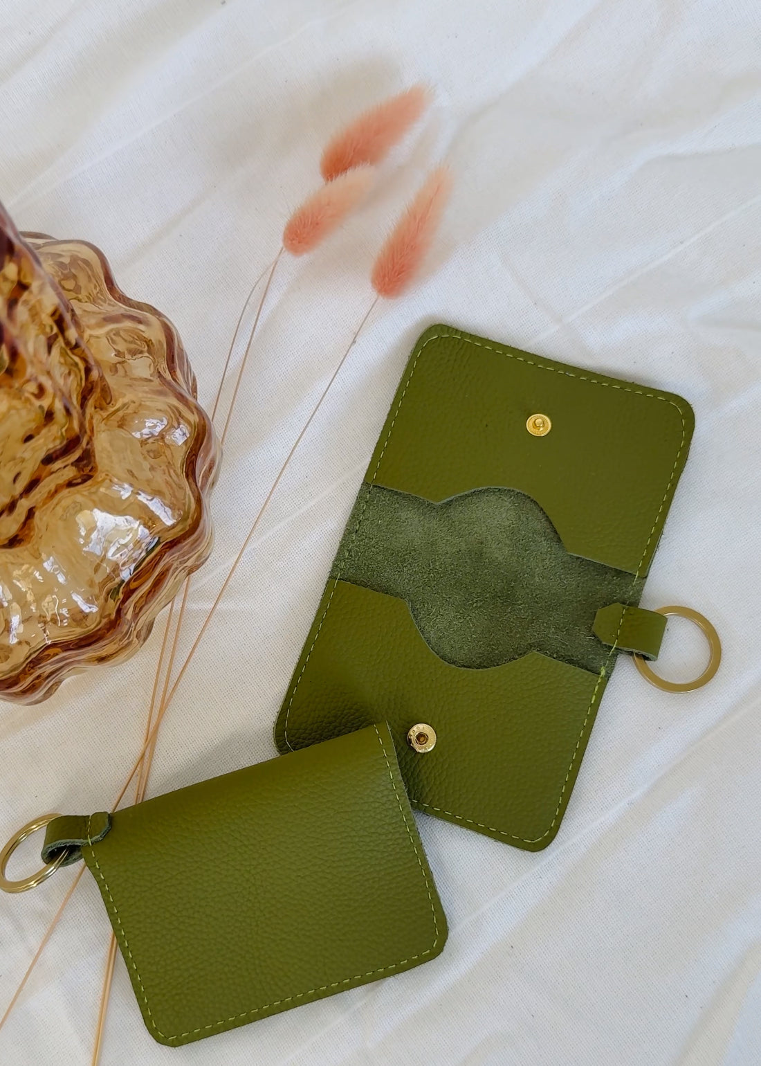 DÓRA LEATHER WALLET | KIWI Leather Bag - handcrafted by Market Canvas Leather in Tofino, BC, Canada
