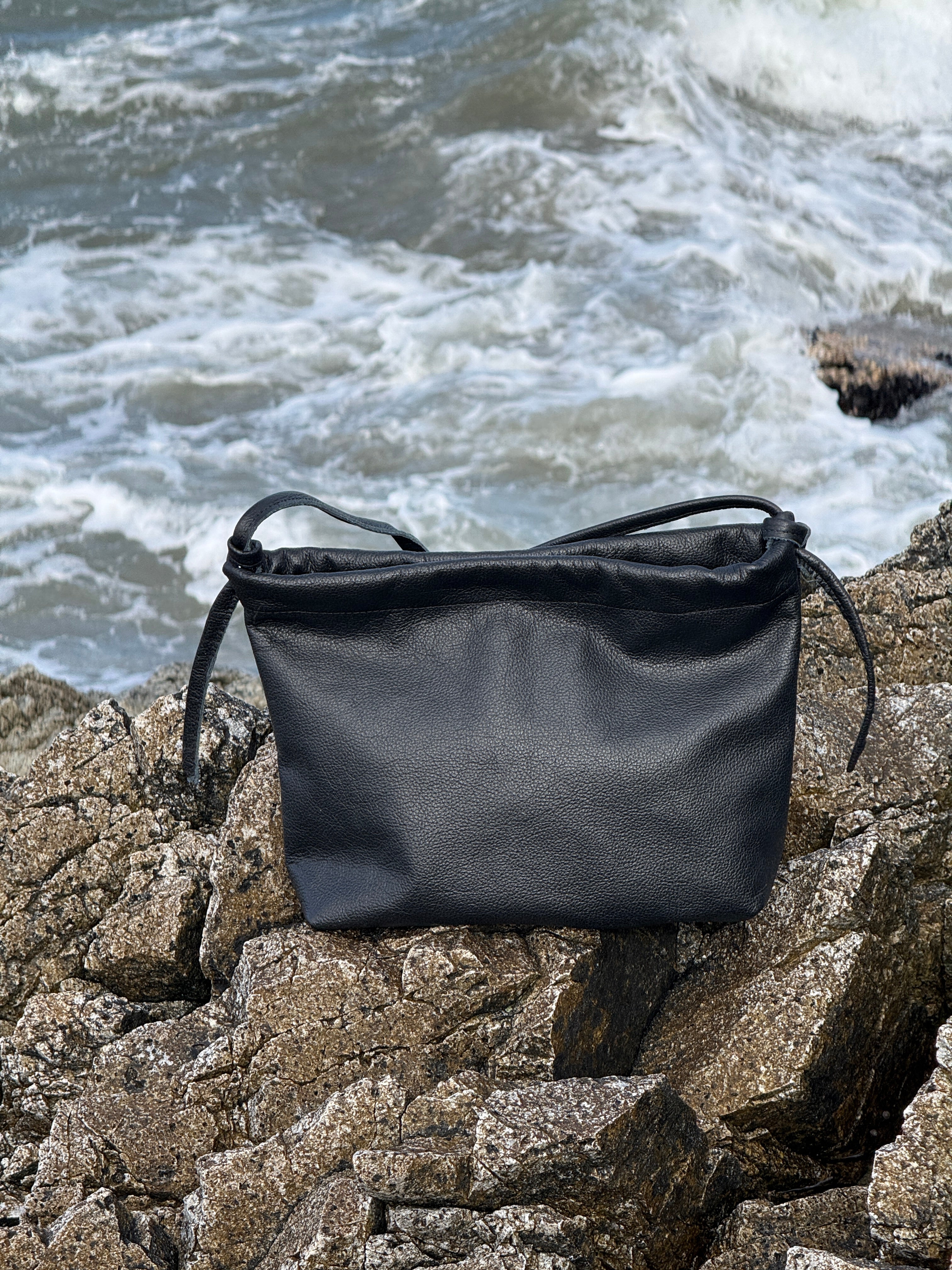 HENNI TOTE | NOIR Leather Bag - handcrafted by Market Canvas Leather in Tofino, BC, Canada
